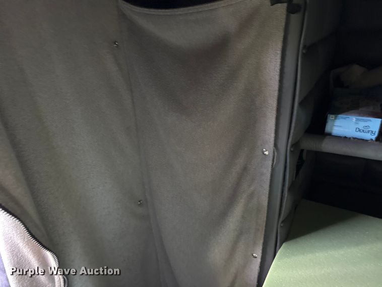 image for item ES8919 1996 Peterbilt 379 semi truck