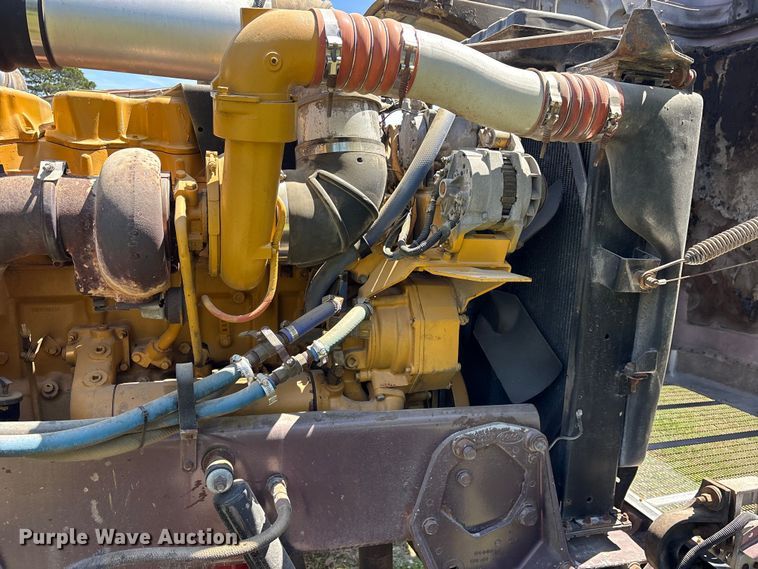 image for item ES8919 1996 Peterbilt 379 semi truck