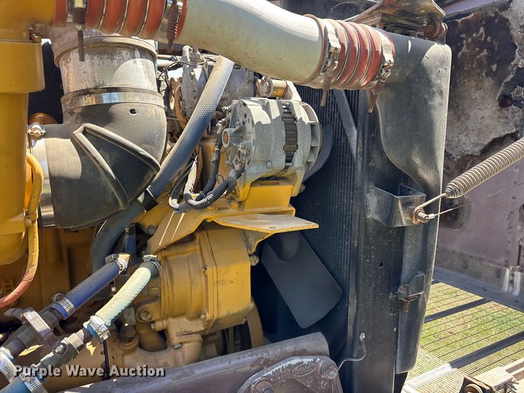 image for item ES8919 1996 Peterbilt 379 semi truck