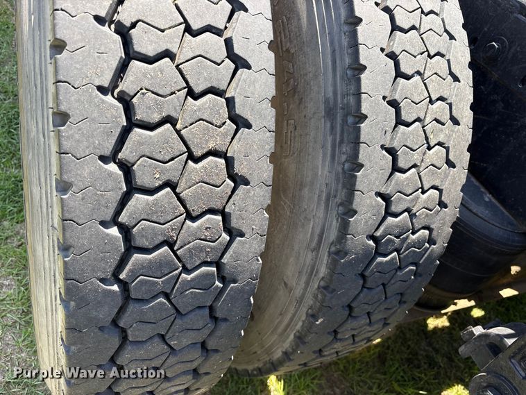 image for item ES8919 1996 Peterbilt 379 semi truck