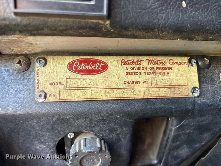 image for item ES8919 1996 Peterbilt 379 semi truck