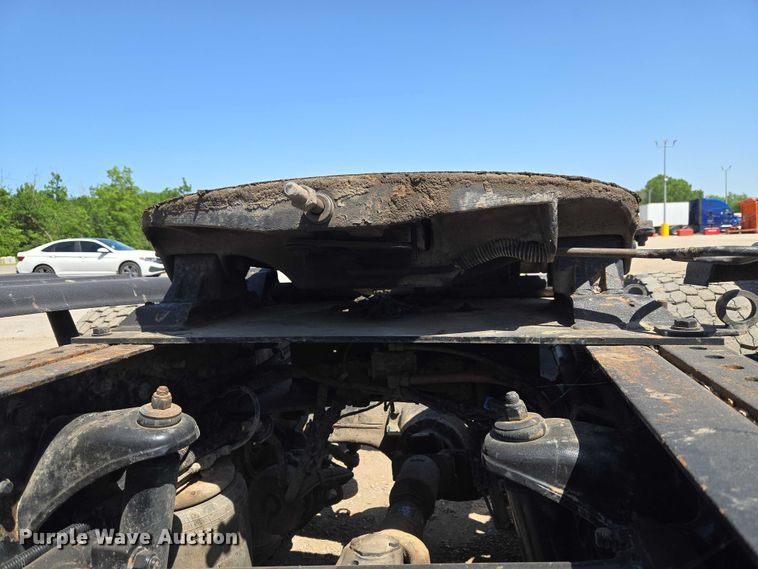 image for item ET5042 2016 Kenworth T680 semi truck