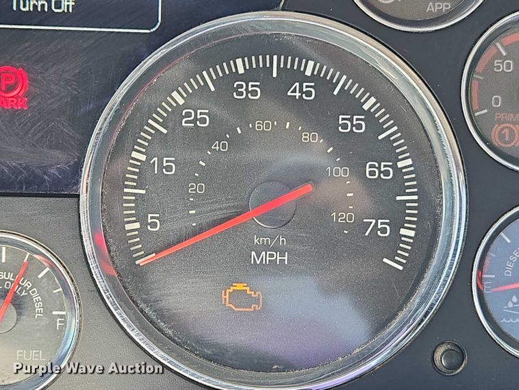 image for item ET5042 2016 Kenworth T680 semi truck