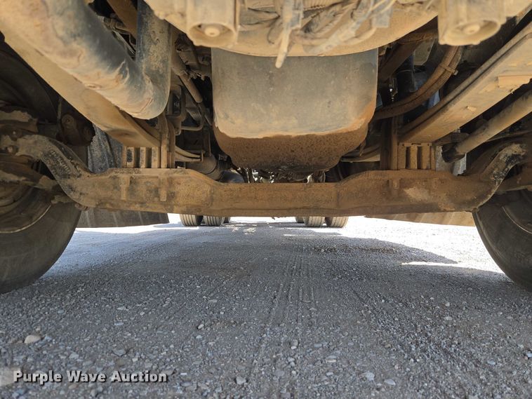 image for item ET5042 2016 Kenworth T680 semi truck