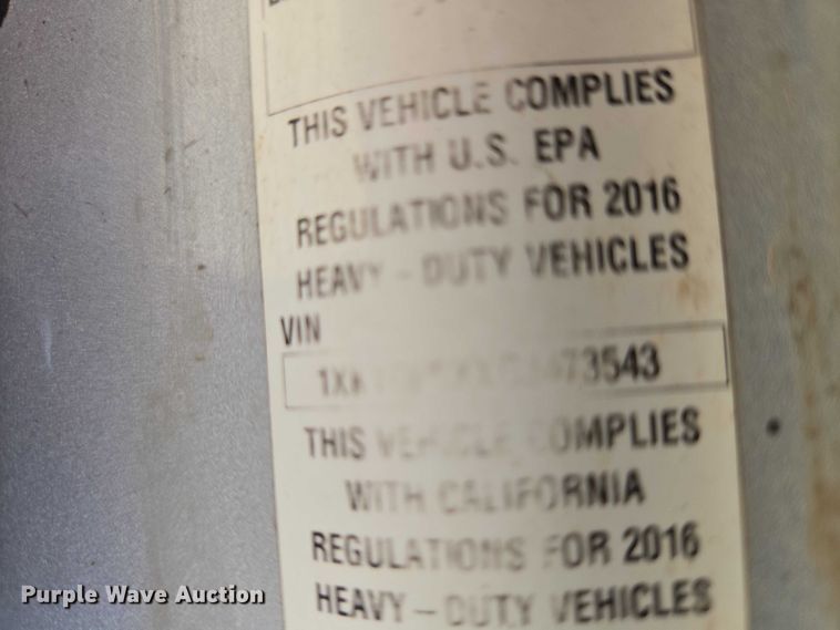 image for item ET5042 2016 Kenworth T680 semi truck