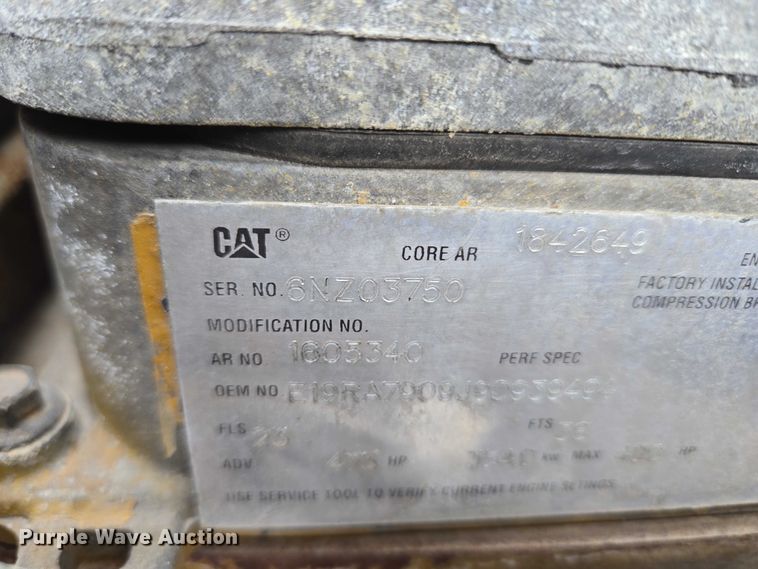 image for item ET5051 2000 Peterbilt 379 truck cab and chassis