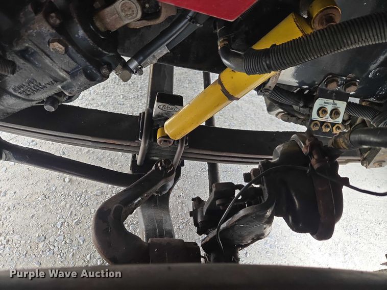 image for item ET5051 2000 Peterbilt 379 truck cab and chassis