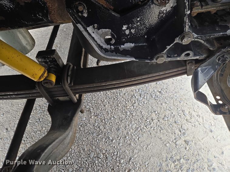 image for item ET5051 2000 Peterbilt 379 truck cab and chassis