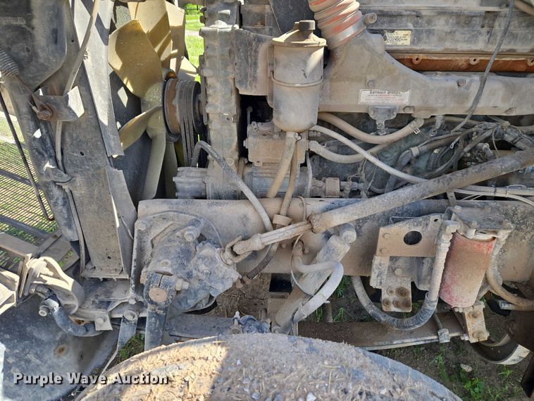 image for item ET5060 2003 Peterbilt 379 semi truck