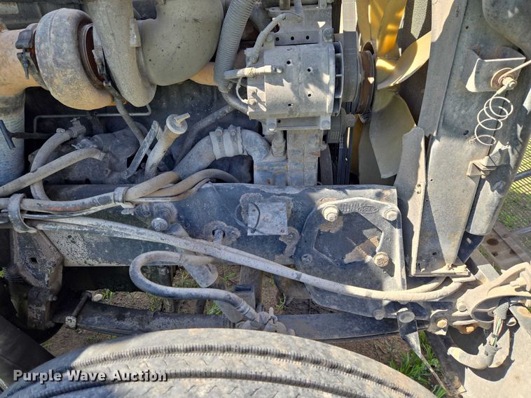 image for item ET5060 2003 Peterbilt 379 semi truck