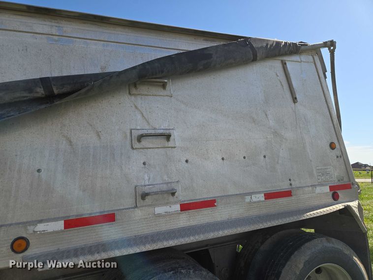 image for item ET5061 2014 Travis Body & Trailer INC Travis SY96 end dump trailer