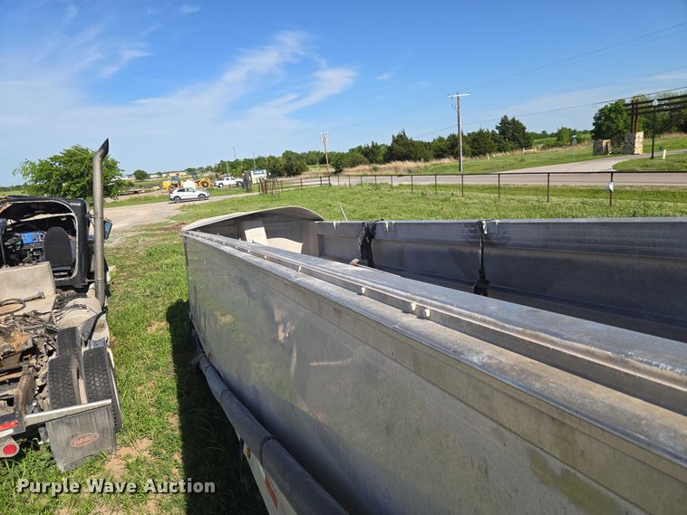 image for item ET5061 2014 Travis Body & Trailer INC Travis SY96 end dump trailer