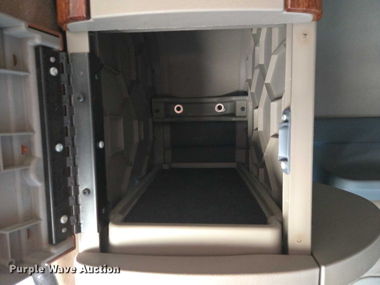 image for item ET5161 2015 Freightliner Cascadia semi truck