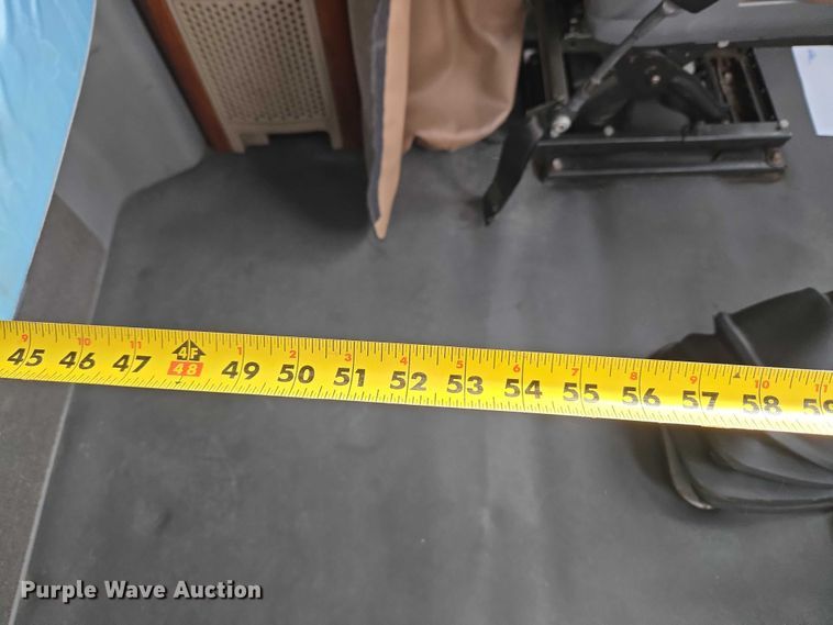 image for item ET5161 2015 Freightliner Cascadia semi truck