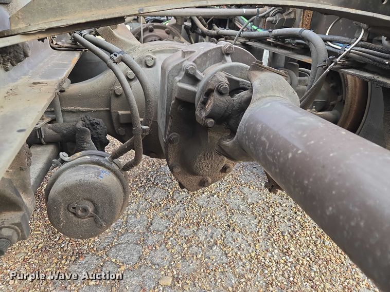 image for item ET5161 2015 Freightliner Cascadia semi truck