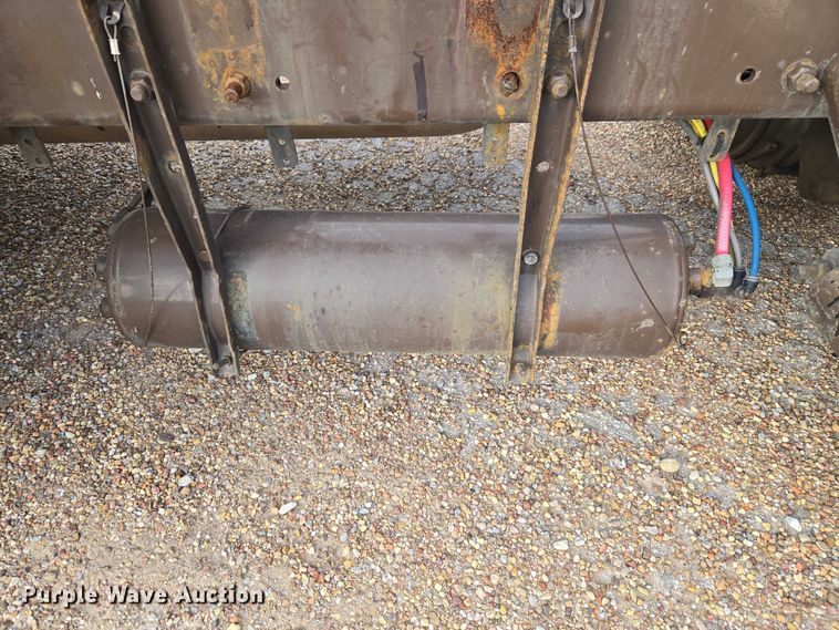 image for item ET5161 2015 Freightliner Cascadia semi truck