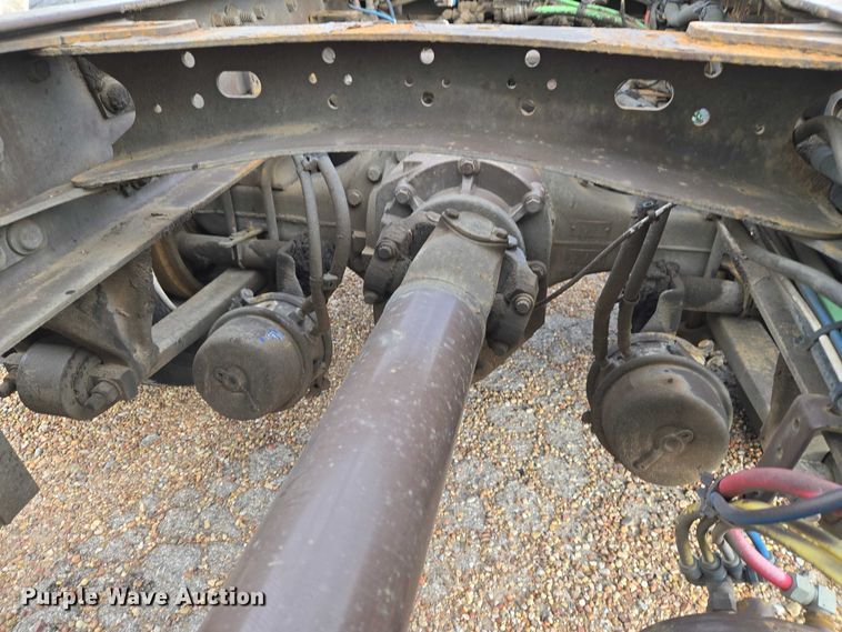 image for item ET5161 2015 Freightliner Cascadia semi truck