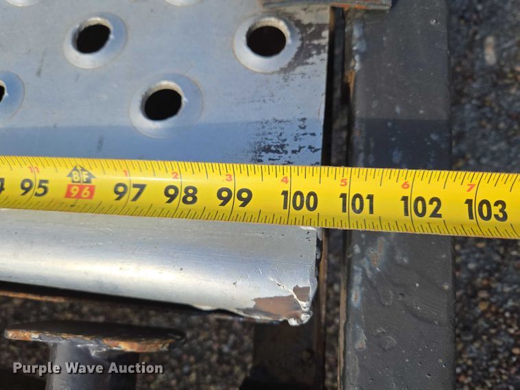 image for item ET5163 2019 Freightliner Cascadia semi truck with car carrier