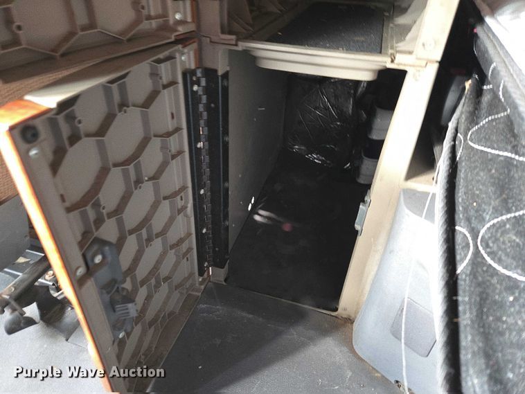 image for item ET5165 2015 Freightliner Cascadia semi truck