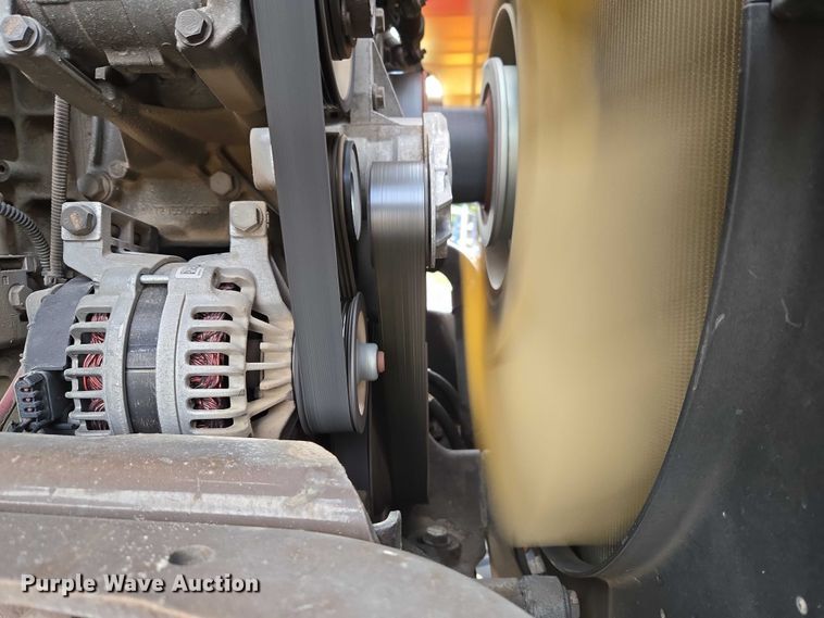 image for item ET5165 2015 Freightliner Cascadia semi truck