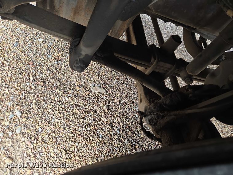 image for item ET5165 2015 Freightliner Cascadia semi truck