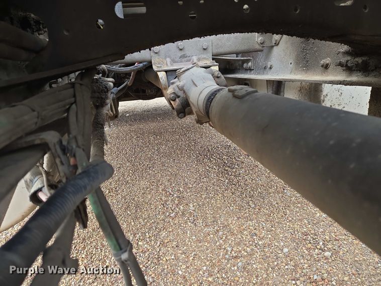 image for item ET5165 2015 Freightliner Cascadia semi truck