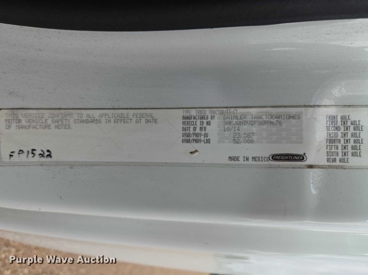 image for item ET5165 2015 Freightliner Cascadia semi truck