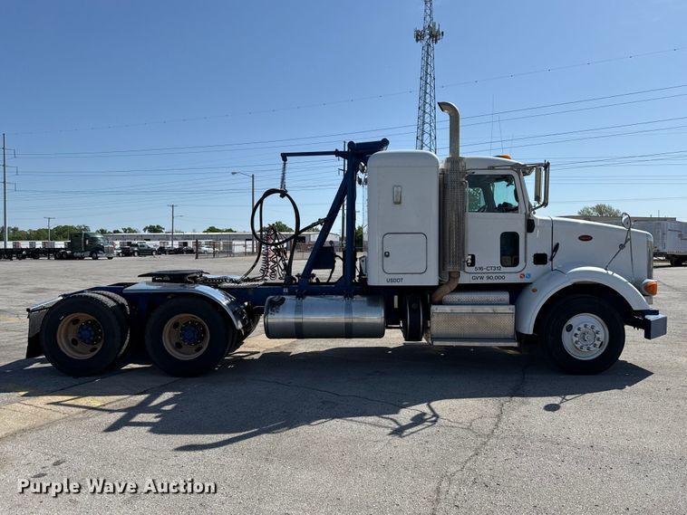image for item ET6035 2013 Peterbilt 365 semi truck