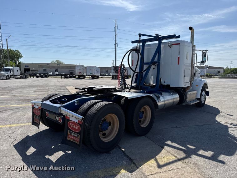 image for item ET6035 2013 Peterbilt 365 semi truck