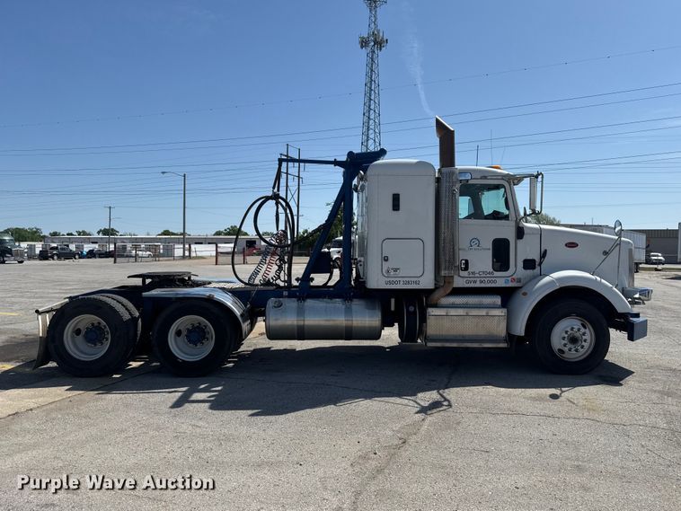 image for item ET6036 2013 Peterbilt 365 semi truck