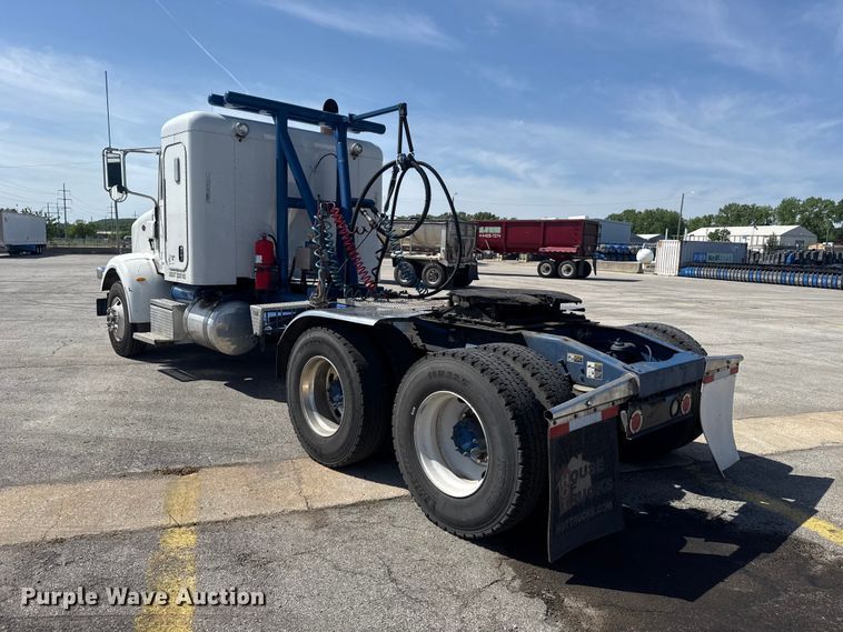 image for item ET6036 2013 Peterbilt 365 semi truck