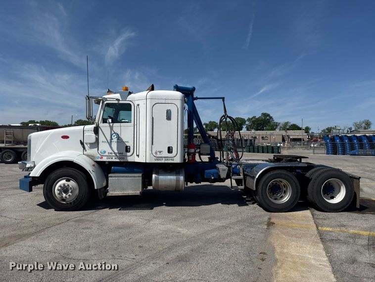 image for item ET6036 2013 Peterbilt 365 semi truck