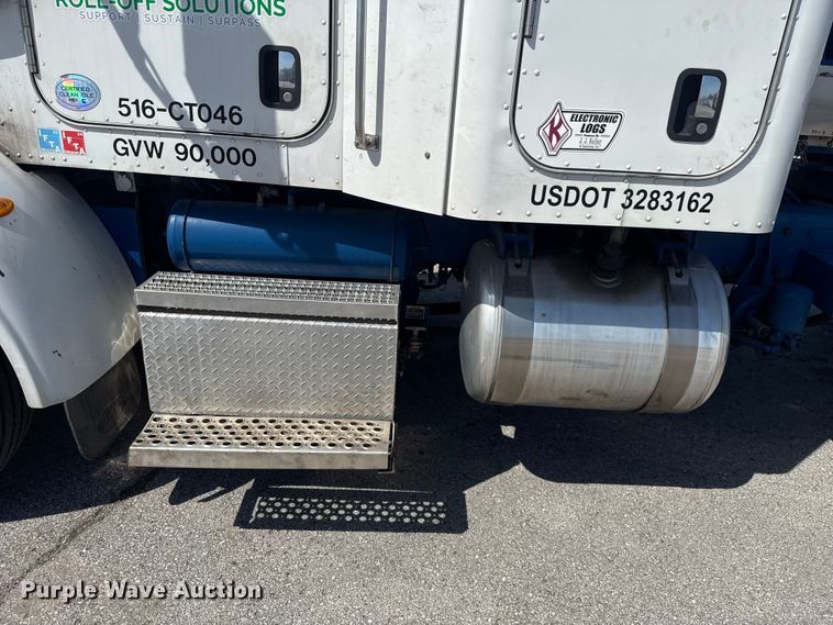 image for item ET6036 2013 Peterbilt 365 semi truck