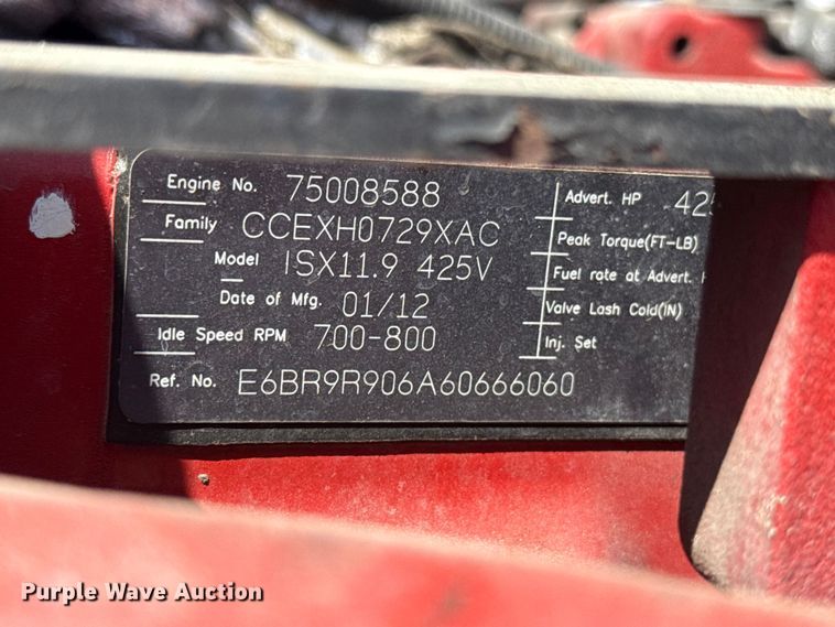 image for item ET6036 2013 Peterbilt 365 semi truck