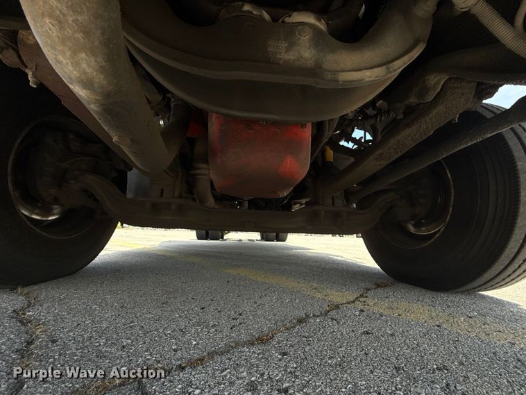 image for item ET6042 2014 Kenworth T800 semi truck