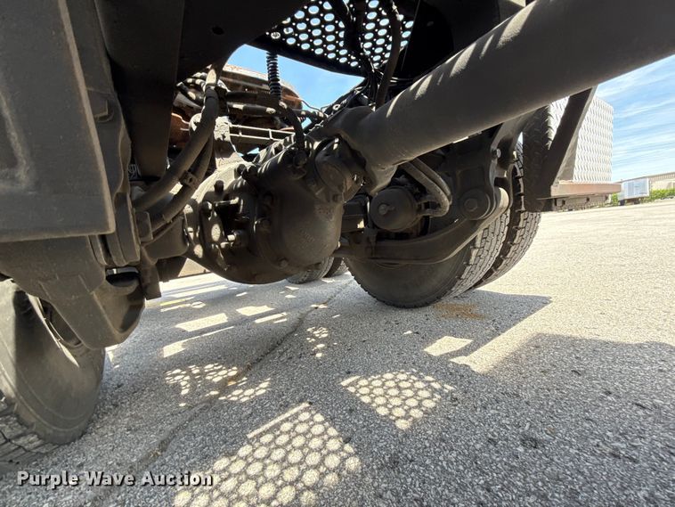 image for item ET6042 2014 Kenworth T800 semi truck