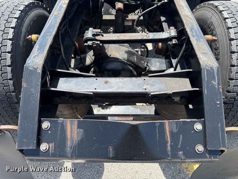 image for item ET6042 2014 Kenworth T800 semi truck