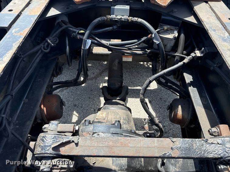 image for item ET6042 2014 Kenworth T800 semi truck