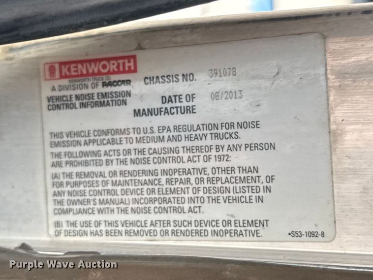 image for item ET6042 2014 Kenworth T800 semi truck