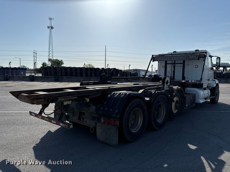 image for item ET6043 2014 Volvo VNL semi truck