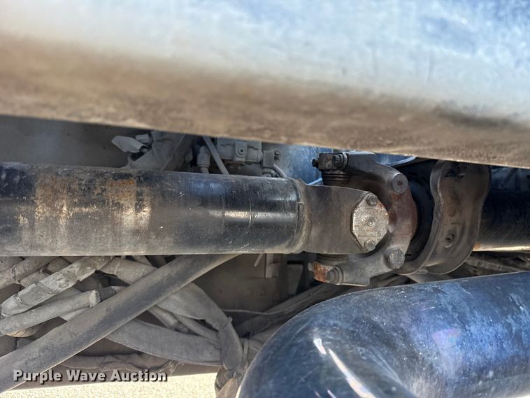 image for item ET6043 2014 Volvo VNL semi truck