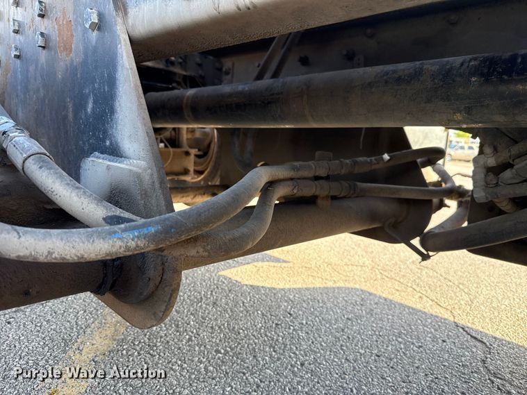 image for item ET6043 2014 Volvo VNL semi truck