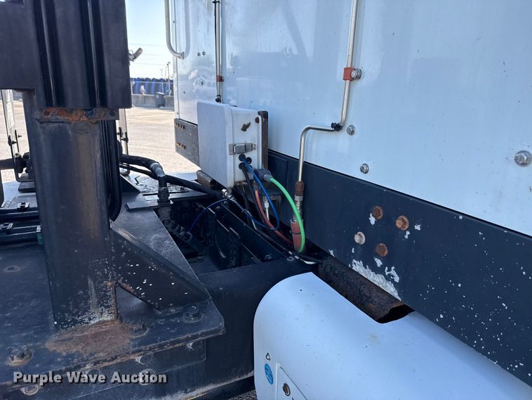 image for item ET6043 2014 Volvo VNL semi truck