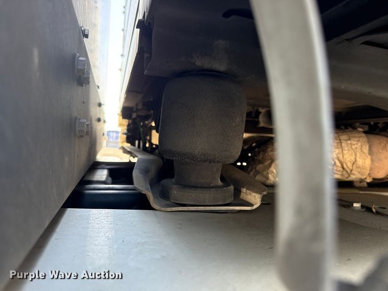 image for item ET6043 2014 Volvo VNL semi truck