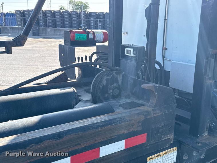 image for item ET6043 2014 Volvo VNL semi truck