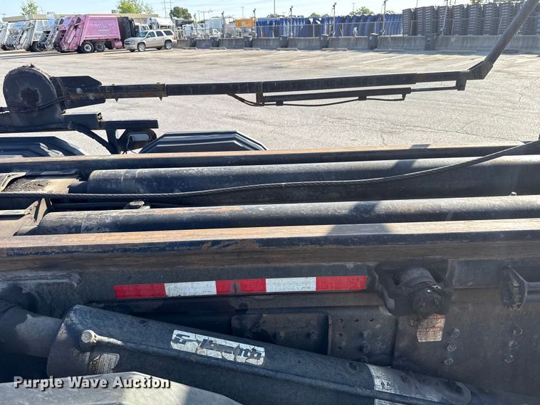 image for item ET6043 2014 Volvo VNL semi truck