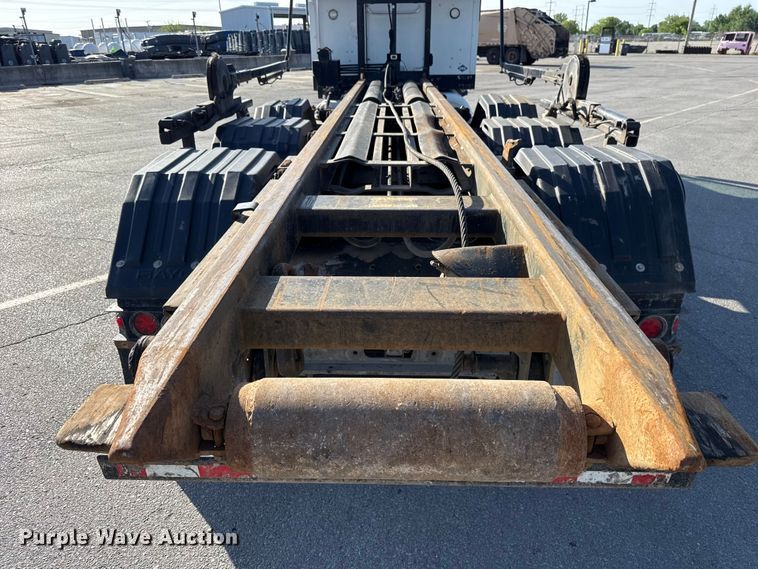 image for item ET6043 2014 Volvo VNL semi truck