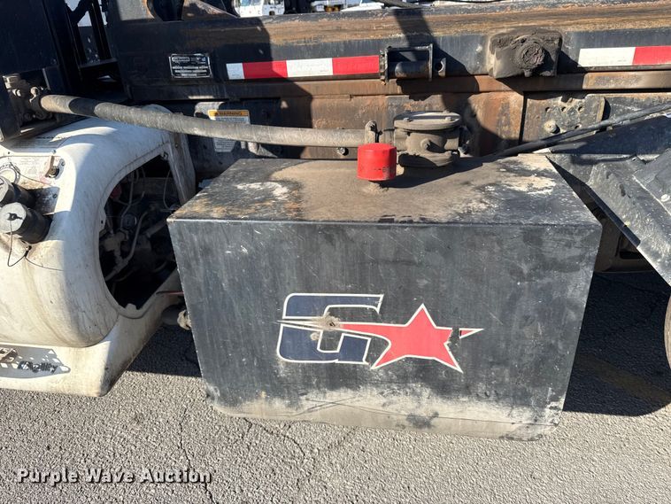 image for item ET6043 2014 Volvo VNL semi truck