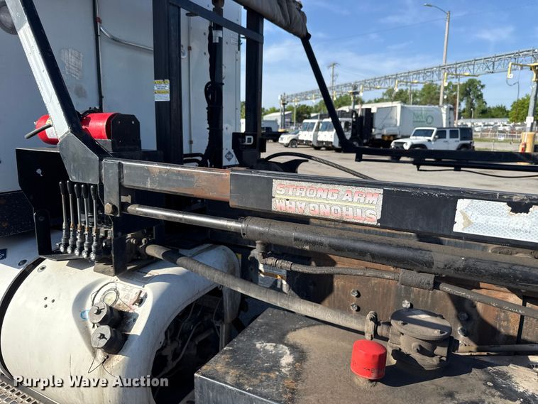 image for item ET6043 2014 Volvo VNL semi truck