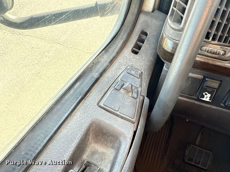 image for item ET6043 2014 Volvo VNL semi truck